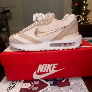 Nike Air Max Dawn Cream and Tan women’s  Sneakers size 9.5 new!!